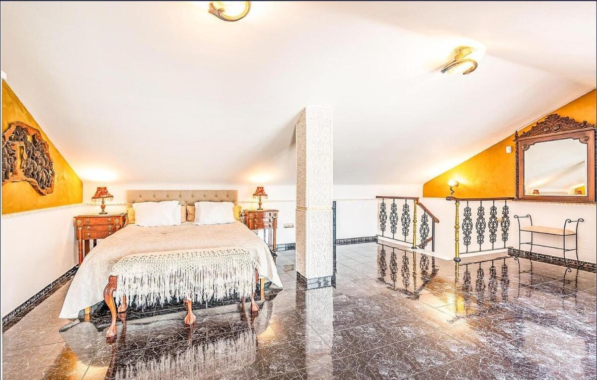 Majestic Villa By The Beach Heated Private Pool & Jacuzzi Benalmádena Exteriör bild